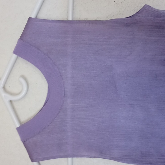 Vince lilac ribbed trim silk tank with side slits - Picture 9 of 13